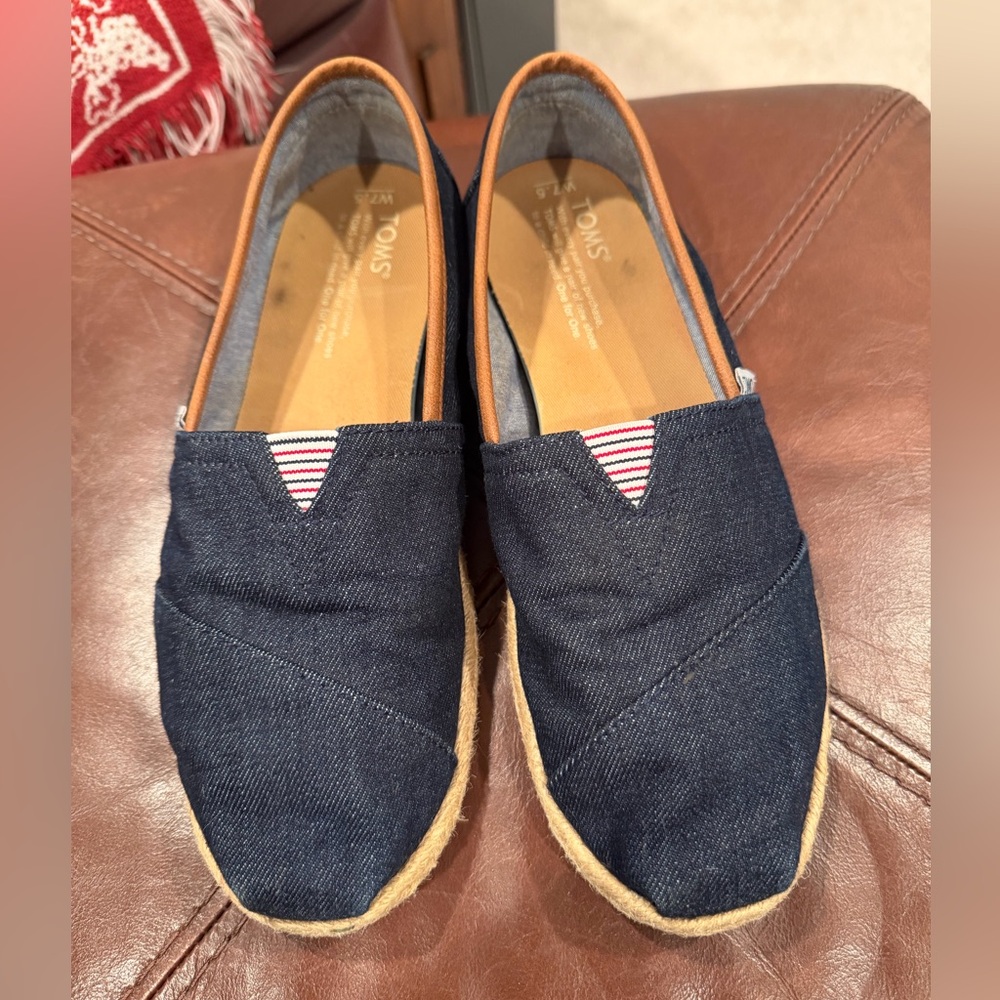 TOMS Women’s  Navy denim Slip-On Espadrille Sz 7.5